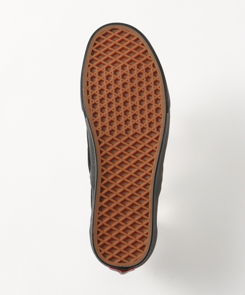 VANS（バンズ）の「VANS / ヴァンズ CLASSIC SLIP-ON（スリッポン・メンズ・ブラック/ブラック系その他・28cm/26cm/26.5cm/27cm/27.5cm）」の8枚目の写真