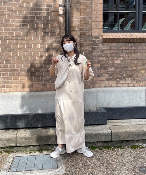 lawgy(ラウジー)の「tiered neck design op(ワンピース・レディース・ベージュ/ブラック・FREE)」の12枚目の写真