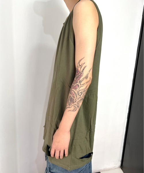 XU(エックスユー)の「韓国ファッション XU エックスユー damage sleeveless ダメージスリーブレス ダメージノースリーブ ダメージTシャツ(Tシャツ/カットソー・メンズ・ベージュ/ブラック/ホワイト/チャコールグレー/カーキ・ONE SIZE)」の14枚目の写真