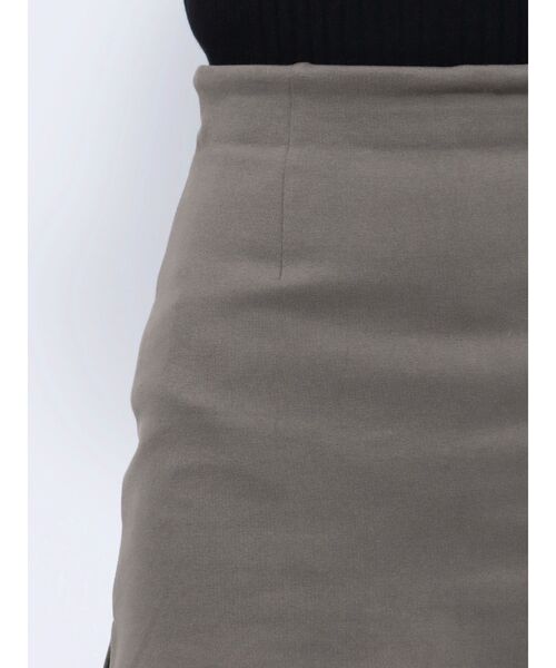 EMODA（エモダ）の「ストレッチカーブミニスカート（スカート・レディース・グレー/グリーン/ブラック・FREE）」の4枚目の写真