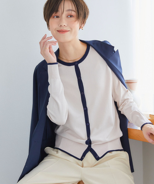 CROSS FUNCTION（クロスファンクション）の「おうちで洗える　バイカラークルーネックカーディガン【CF/クロスファンクション】（カーディガン/ボレロ・レディース・ライトベージュ/チャコールグレー・M/L）」の8枚目の写真