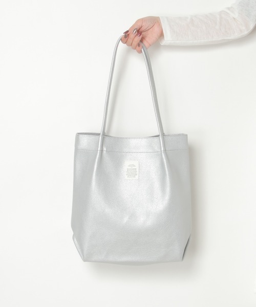 ikka（イッカ）の「GOKU楽PUトートバッグ（トートバッグ・レディース・グリーン/ベージュ/ブラック/マスタード/イエロー/オフホワイト/グレー/ブルー/シルバー系/ネイビー/オレンジ/キャメル/ブルー系その他/ブラウン/ワイン・FREE）」の15枚目の写真