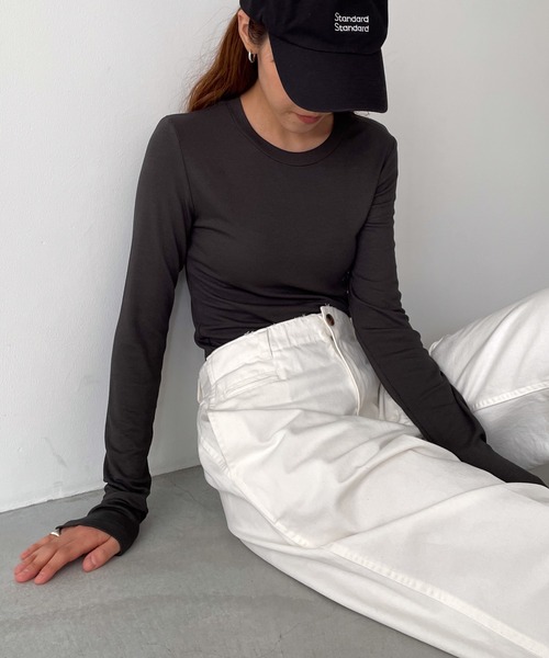 CANAL JEAN(キャナルジーン)の「El mar リブクルーネックロングTシャツ(Tシャツ/カットソー・レディース・チャコールグレー/ブラック/ブラウン/アイボリー・ONE SIZE)」の11枚目の写真