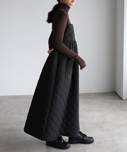 r.（アールドット）の「ダイヤキルト キャミワンピース（ジャンパースカート・レディース・ダークカーキ/カーキ/アイボリー/ブラック・FREE）」の5枚目の写真