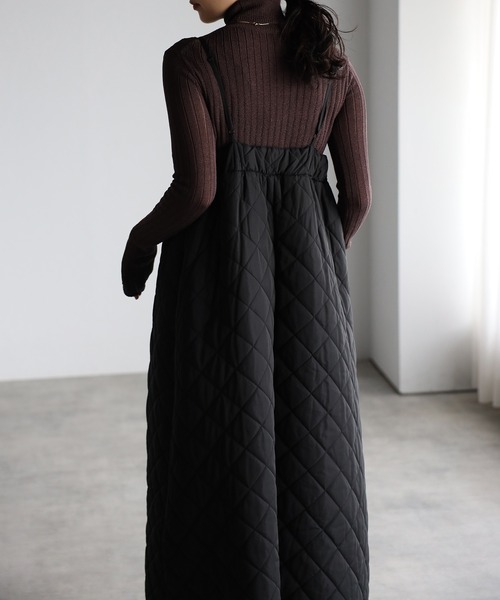 r.（アールドット）の「ダイヤキルト キャミワンピース（ジャンパースカート・レディース・ダークカーキ/カーキ/アイボリー/ブラック・FREE）」の9枚目の写真