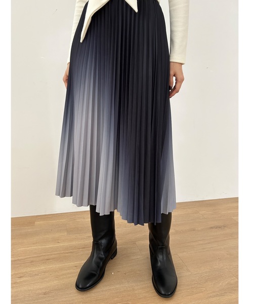 Didot.showroom（ディドット ショールーム）の「アシメグラデプリーツミディスカート（スカート・レディース・ワイン/ブラック/グレー・FREE）」の8枚目の写真