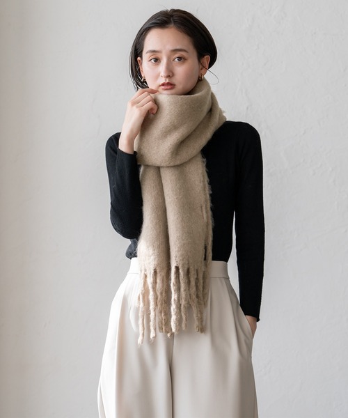 VitaFelice(ヴィータフェリーチェ)の「ボリュームマフラーストール(ストール/ショール・レディース・ブルー系/チャコール/ブラック系/アイボリー/イエロー系/ブルー系1/ベージュ系/イエロー/ピンク系/ベージュ系1・FREE)」の6枚目の写真