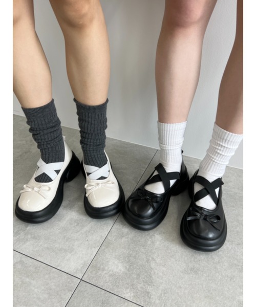 PHILLY(フィリー)の「リボンボリュームソールシューズ(ドレスシューズ・レディース・ブラック/ホワイト・SMALL/MEDIUM)」の12枚目の写真