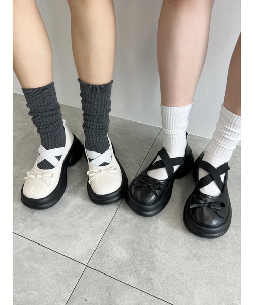 PHILLY(フィリー)の「リボンボリュームソールシューズ(ドレスシューズ・レディース・ブラック/ホワイト・SMALL/MEDIUM)」の13枚目の写真