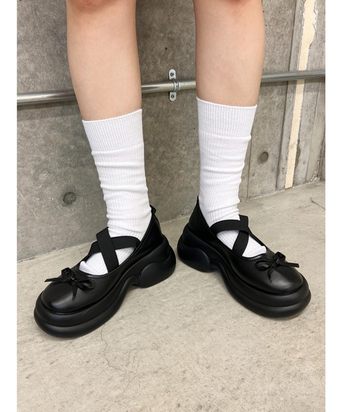 PHILLY(フィリー)の「リボンボリュームソールシューズ(ドレスシューズ・レディース・ブラック/ホワイト・SMALL/MEDIUM)」の9枚目の写真