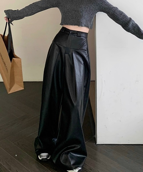 .KOM（ドットコム）の「『.KOM/ドットケーオーエム』レザーライクフレアワイドパンツ【Y】【CN】（その他パンツ・レディース・ブラック・FREE）」の5枚目の写真
