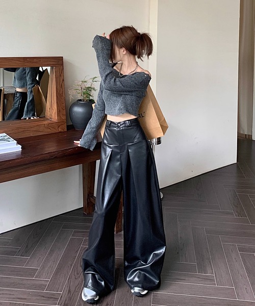 .KOM（ドットコム）の「『.KOM/ドットケーオーエム』レザーライクフレアワイドパンツ【Y】【CN】（その他パンツ・レディース・ブラック・FREE）」の8枚目の写真