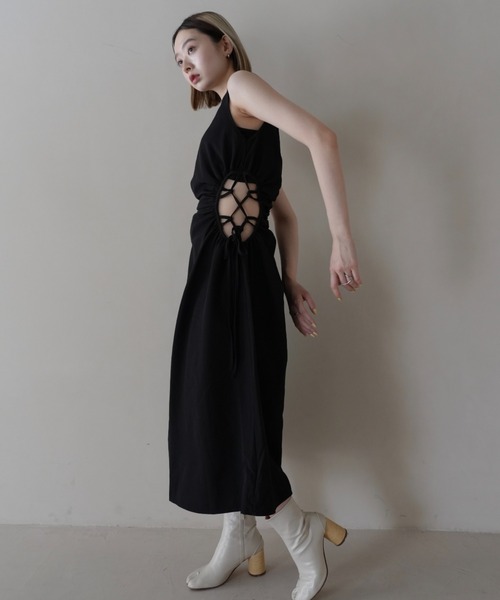 ウエストサイドホールワンピース肌見せヘルシースリーブレスモードノースリーブロング丈ひと癖夏服