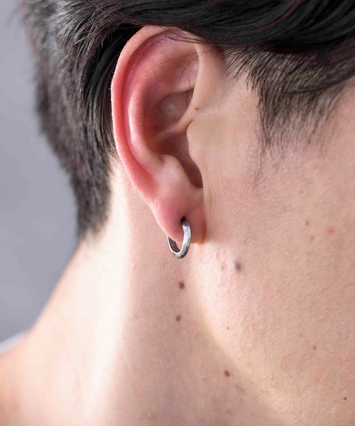 GILD(ギルド)の「GILD ギルド / Undulate hoop earring_small シルバー925 フープイヤリング / G211-ER01(イヤリング・メンズ・シルバー/プラチナム/ゴールド・FREE)」の2枚目の写真
