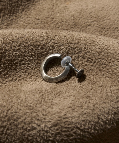 GILD(ギルド)の「GILD ギルド / Undulate hoop earring_small シルバー925 フープイヤリング / G211-ER01(イヤリング・メンズ・シルバー/プラチナム/ゴールド・FREE)」の4枚目の写真