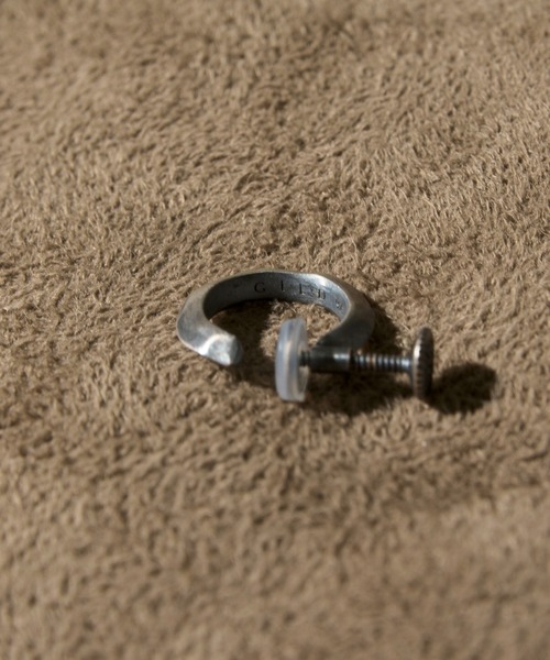 GILD(ギルド)の「GILD ギルド / Undulate hoop earring_small シルバー925 フープイヤリング / G211-ER01(イヤリング・メンズ・シルバー/プラチナム/ゴールド・FREE)」の6枚目の写真