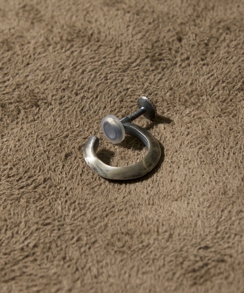GILD(ギルド)の「GILD ギルド / Undulate hoop earring_small シルバー925 フープイヤリング / G211-ER01(イヤリング・メンズ・シルバー/プラチナム/ゴールド・FREE)」の7枚目の写真