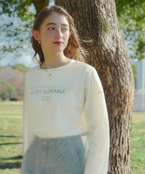 titivate(ティティベイト)の「ロゴプリントデザインロングスリーブTシャツ(Tシャツ/カットソー・レディース・ライトグレー/ホワイト系その他/ホワイト系その他2/チャコール・FREE)」の2枚目の写真