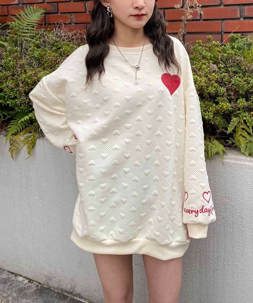 NANEA（ナネア）の「ハートモチーフデザインプルオーバー（スウェット・レディース・アイボリー/ブラック/グレー・X-LARGE/XX-LARGE）」の4枚目の写真