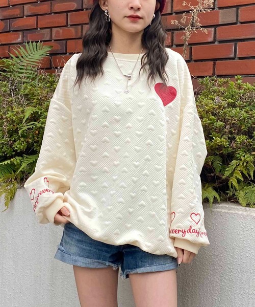 NANEA（ナネア）の「ハートモチーフデザインプルオーバー（スウェット・レディース・アイボリー/ブラック/グレー・X-LARGE/XX-LARGE）」の7枚目の写真