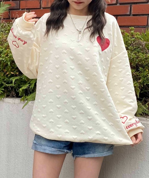 NANEA（ナネア）の「ハートモチーフデザインプルオーバー（スウェット・レディース・アイボリー/ブラック/グレー・X-LARGE/XX-LARGE）」の8枚目の写真