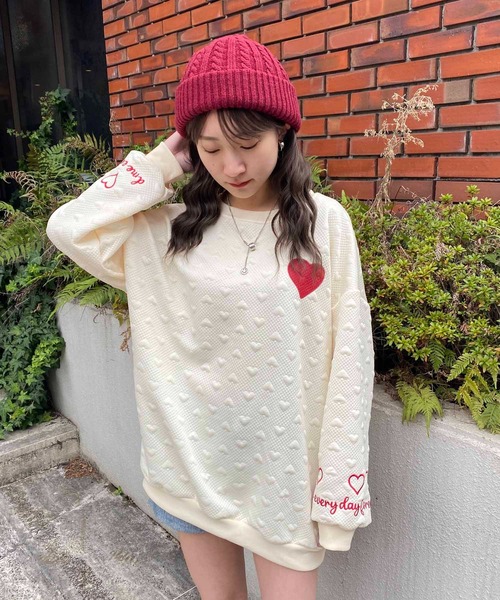 NANEA（ナネア）の「ハートモチーフデザインプルオーバー（スウェット・レディース・アイボリー/ブラック/グレー・X-LARGE/XX-LARGE）」の12枚目の写真