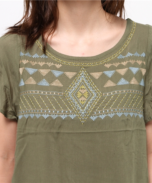 natural couture（ナチュラルクチュール）の「【natural couture NICE CLAUP】カラフル刺繍ブラウス（シャツ/ブラウス・レディース・アイボリー/ネイビー/カーキ・FREE）」の12枚目の写真