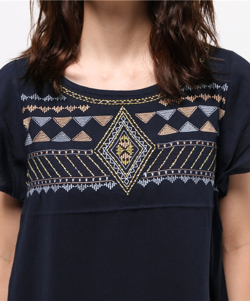 natural couture（ナチュラルクチュール）の「【natural couture NICE CLAUP】カラフル刺繍ブラウス（シャツ/ブラウス・レディース・アイボリー/ネイビー/カーキ・FREE）」の13枚目の写真