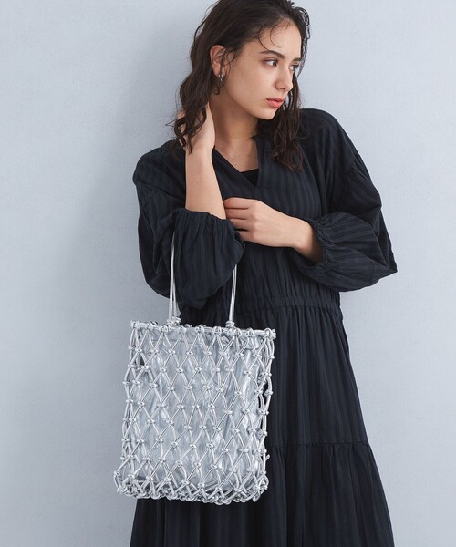 green label relaxing（グリーンレーベルリラクシング）の「2WAYメッシュ シャイニー トートバッグ（トートバッグ・レディース・シルバー/オフホワイト/ブラック・FREE）」の3枚目の写真