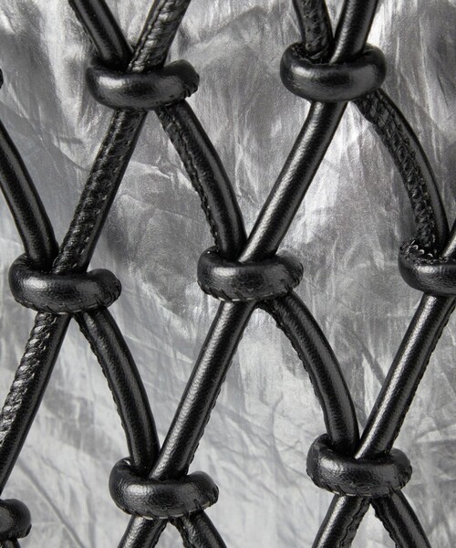 green label relaxing（グリーンレーベルリラクシング）の「2WAYメッシュ シャイニー トートバッグ（トートバッグ・レディース・シルバー/オフホワイト/ブラック・FREE）」の18枚目の写真