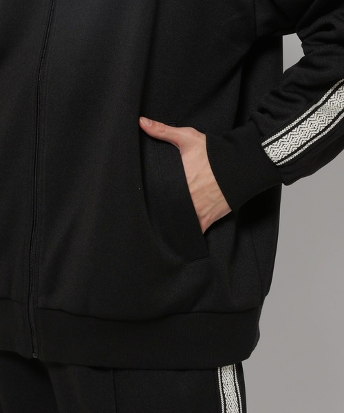 niko and...(ニコアンド)の「ジャージトラックジャケット(ジャージ・メンズ・ブラック/ネイビー/モカ・MEDIUM/LARGE)」の15枚目の写真