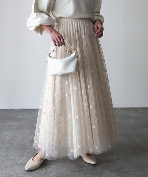Riberry（リベリー）の「フロッキードットチュールリバーシブルスカート（スカート・レディース・アイボリー/ブラック・FREE）」の4枚目の写真