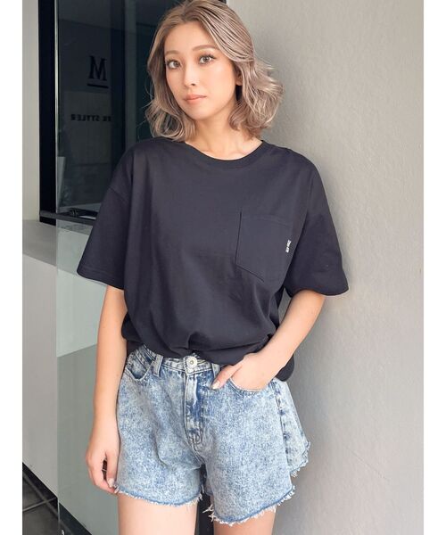 Disney（ディズニー）の「Mickey Mouse / ポケットBIGＴシャツ（Tシャツ/カットソー・レディース・オフホワイト/ベージュ/ブラック/レッド・FREE）」の17枚目の写真