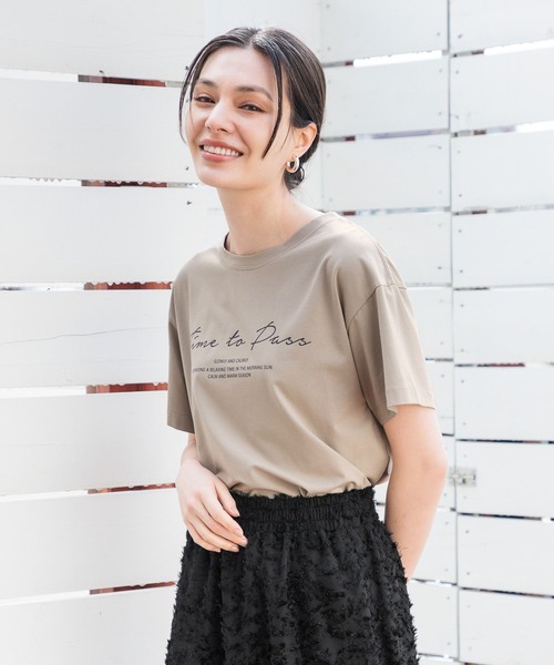 BAYFLOW（ベイフロー）の「アソートロゴプリントＴ（Tシャツ/カットソー・レディース・グレイッシュベージュ/ピンク/オフホワイト/ブラック・SMALL/MEDIUM/LARGE）」の22枚目の写真