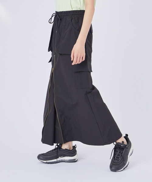 NERGY（ナージー）の「フロントZIPカーゴスカート（スカート・レディース・ブラック/カーキ・FREE）」の2枚目の写真
