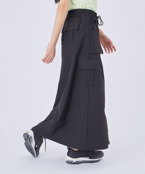 NERGY（ナージー）の「フロントZIPカーゴスカート（スカート・レディース・ブラック/カーキ・FREE）」の4枚目の写真