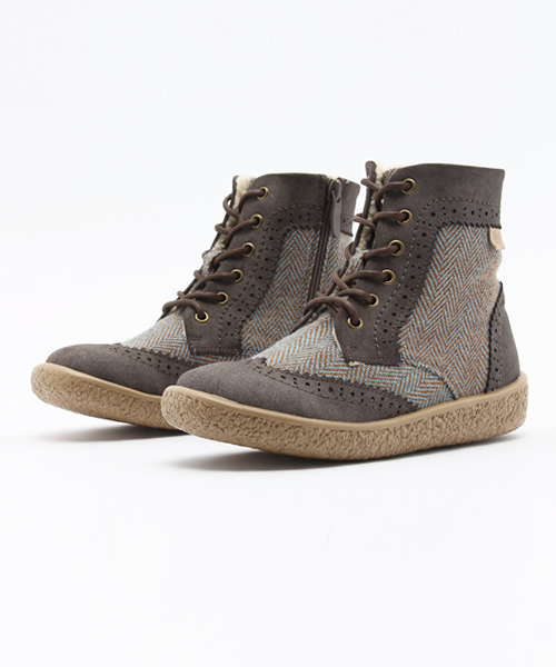 Rin clover(リンクローバー)の「Rin clover(リン クローバー)/素材コンビ編み上げショートブーツ(ブーツ・レディース・キャメル/グレー系その他/グレー/ライトグレー/ブルー・S/M/L/LL)」の2枚目の写真