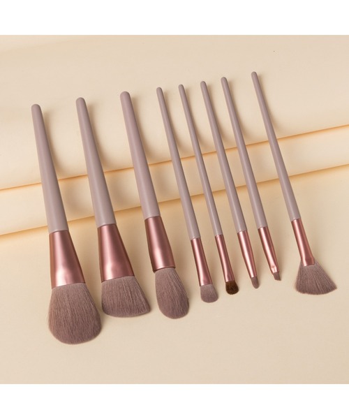 IRADOWL（アイラドール）の「8本セットマルチメイクブラシ（メイクブラシ・レディース・ベージュ/ピンク/シルバー・FREE）」の2枚目の写真