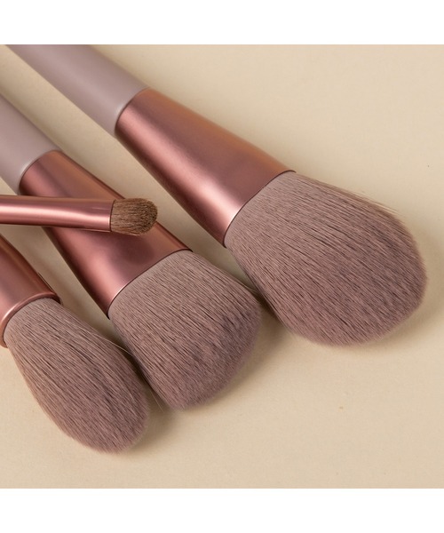 IRADOWL（アイラドール）の「8本セットマルチメイクブラシ（メイクブラシ・レディース・ベージュ/ピンク/シルバー・FREE）」の13枚目の写真