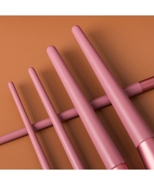 IRADOWL（アイラドール）の「8本セットマルチメイクブラシ（メイクブラシ・レディース・ベージュ/ピンク/シルバー・FREE）」の4枚目の写真