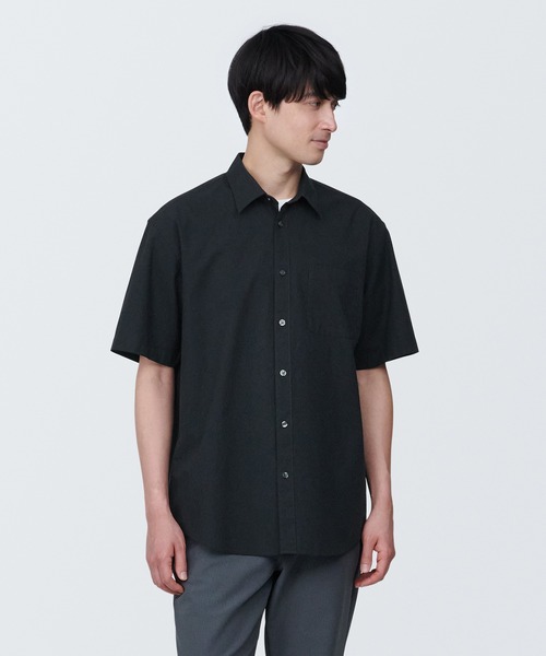 無印良品(ムジルシリョウヒン)の「紳士 洗いざらしブロード半袖シャツ(シャツ/ブラウス・メンズ・サックスブルー系/グリーン/ホワイト/グレー系その他3/ブルー/ネイビー系4/ホワイト系2/ホワイト系1/ブラック・XL/L/M/S/XS)」の6枚目の写真