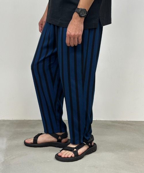 NAVY（ネイビー）の「接触冷感 レーヨンアンクルパンツ　イージーパンツ（その他パンツ・メンズ・ブラック/ブラック×ブルー/ブラック×グレー/ネイビー・M/L/XL）」の4枚目の写真