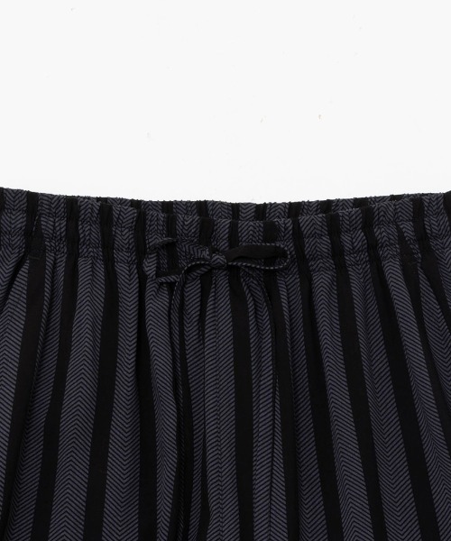 NAVY（ネイビー）の「接触冷感 レーヨンアンクルパンツ　イージーパンツ（その他パンツ・メンズ・ブラック/ブラック×ブルー/ブラック×グレー/ネイビー・M/L/XL）」の7枚目の写真