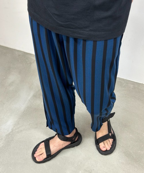 NAVY（ネイビー）の「接触冷感 レーヨンアンクルパンツ　イージーパンツ（その他パンツ・メンズ・ブラック/ブラック×ブルー/ブラック×グレー/ネイビー・M/L/XL）」の21枚目の写真