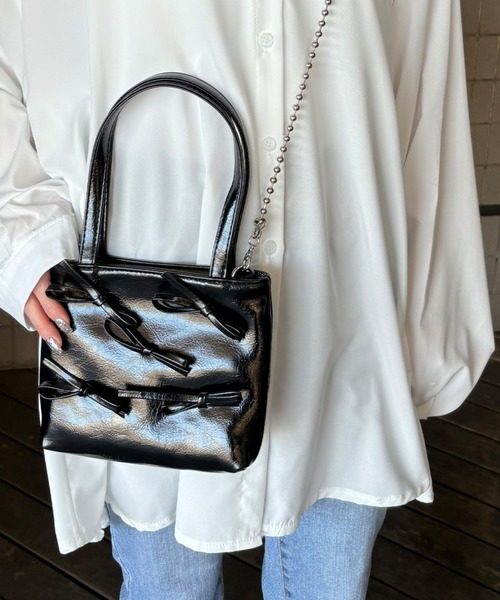 ISOOK(アイスー)の「【ISOOK / アイスー】リボンチェーンバッグ / 2wayバッグ リボンバッグ ミニバッグ ハンドバッグ ZOZOTOWN限定(ショルダーバッグ・レディース・ブラック/シルバー・FREE)」の2枚目の写真