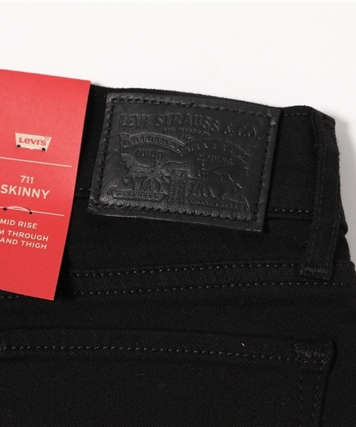 Levi's(リーバイス)の「711 アジアンスキニーフィット ブラック ストレッチ(デニムパンツ・レディース・ブラック・23inch/24inch/25inch/26inch/27inch/28inch/27/30/26/30/28/30/25/30/24/30/23)」の3枚目の写真