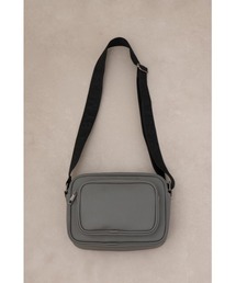 AZUL by moussy（アズールバイマウジー）の「フェイクレザーミニショルダーバッグ（ショルダーバッグ・メンズ）」