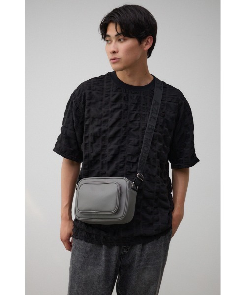 AZUL by moussy（アズールバイマウジー）の「フェイクレザーミニショルダーバッグ（ショルダーバッグ・メンズ・グレー/ブラック・FREE）」の3枚目の写真