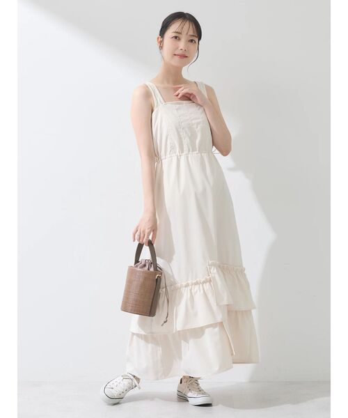 earth music&ecology(アースミュージックアンドエコロジー)の「ドロストティアードキャミワンピース(ワンピース・レディース・ブルー/ブラック/アイボリー・FREE)」の19枚目の写真