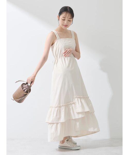 earth music&ecology(アースミュージックアンドエコロジー)の「ドロストティアードキャミワンピース(ワンピース・レディース・ブルー/ブラック/アイボリー・FREE)」の20枚目の写真